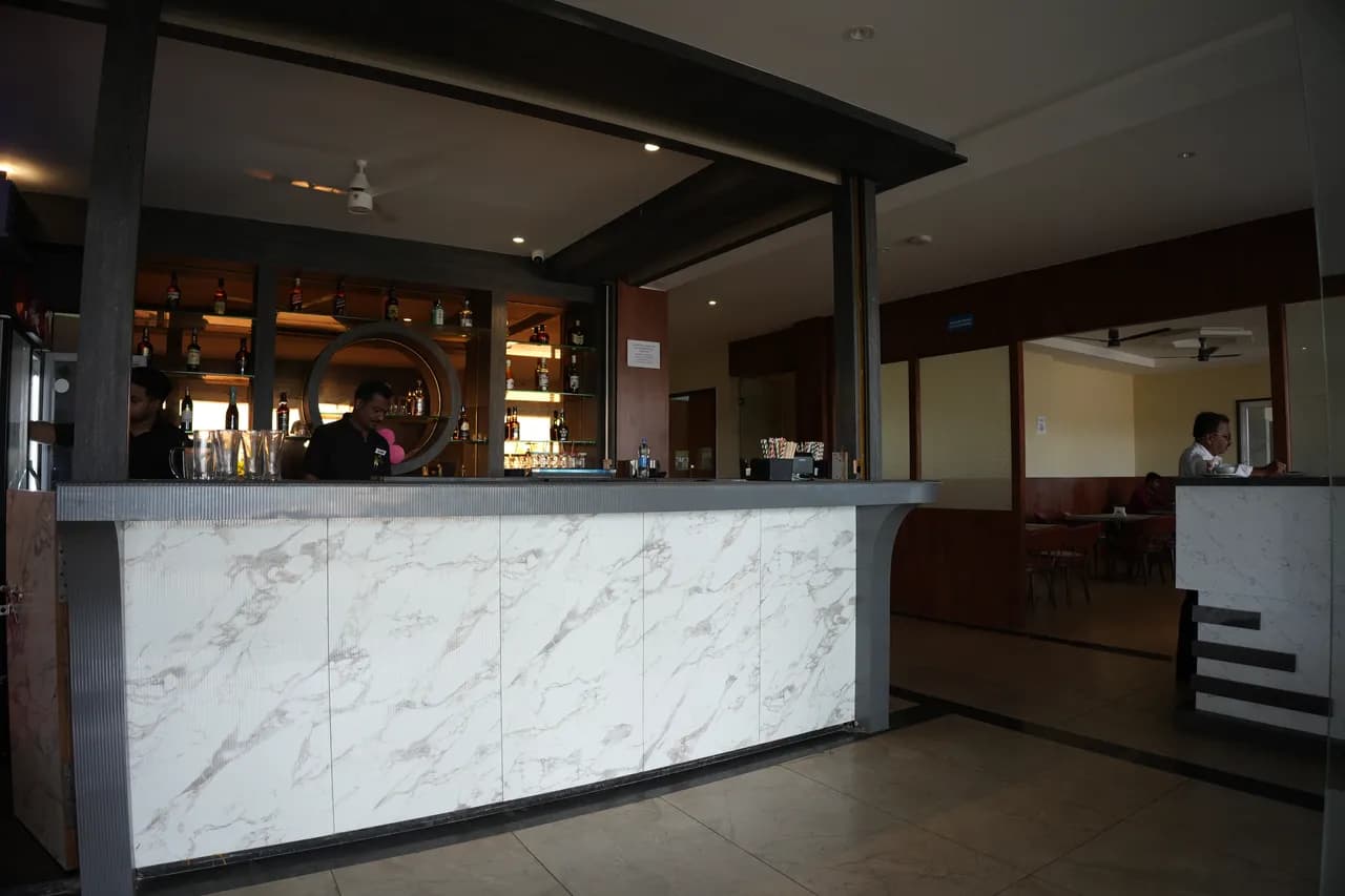 Hotel Shiva Inn bar and lounge gallery 2