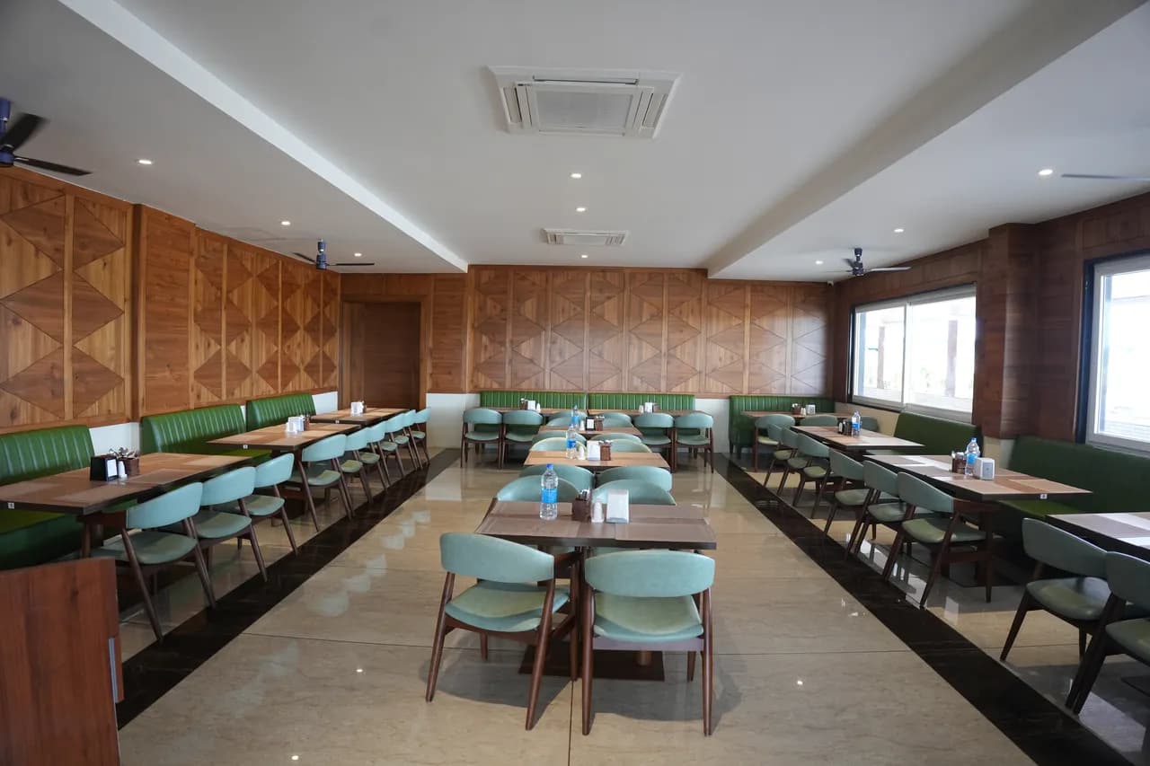 Hotel Shiva Inn dining gallery 1